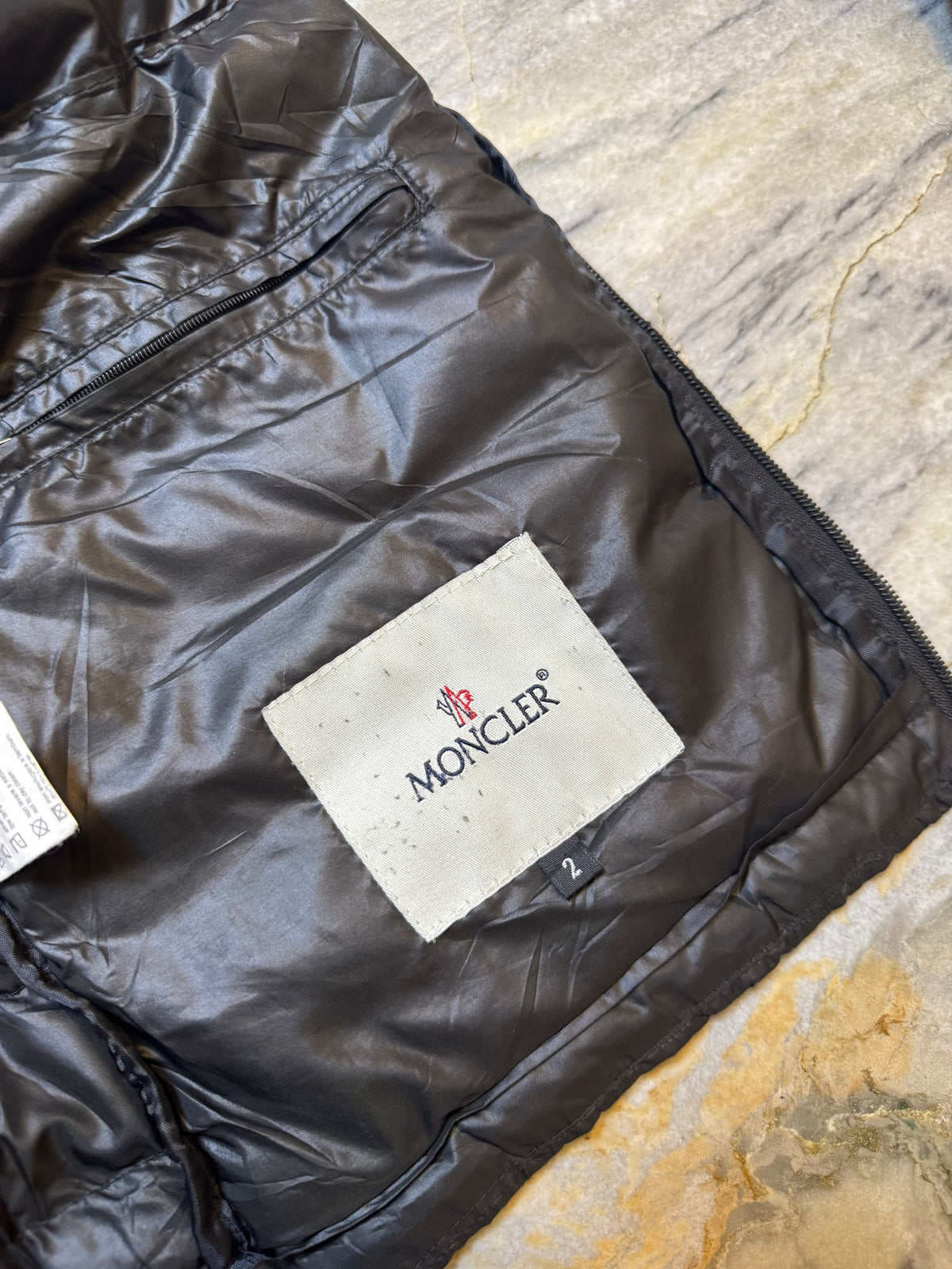 MONCLER LEIGHT WEIGHT SLEEVELESS PUFFER