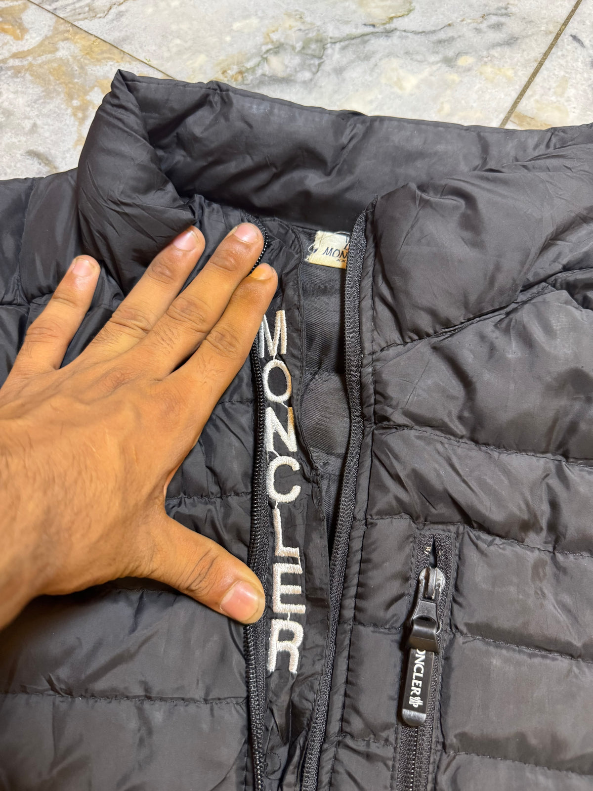 MONCLER BLACK SMART PUFFER