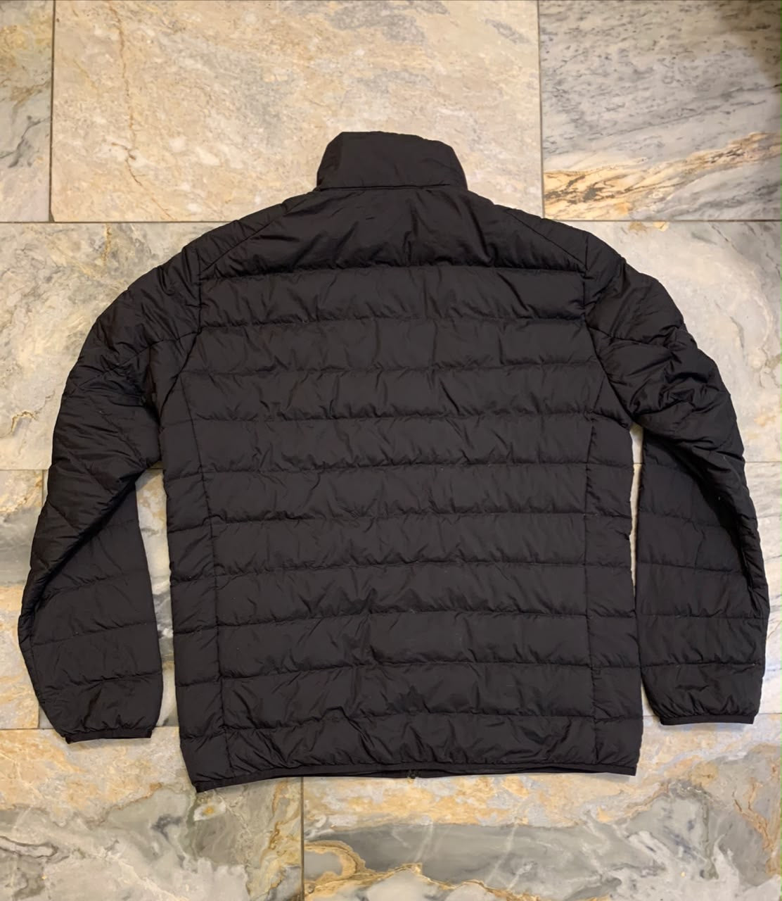 UNIQLO PACKABLE ULTRA LEIGHT WEIGHT DUCK DOWN FEATHER PUFFER