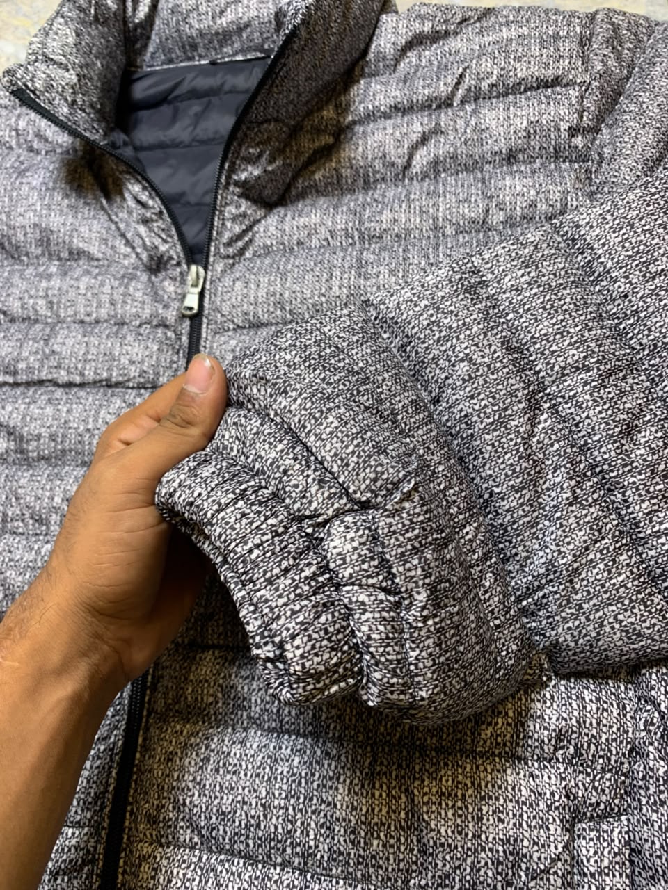 UNIQLO ULTRA LEIGHT WEIGHT DUCK DOWN FEATHER JACKET