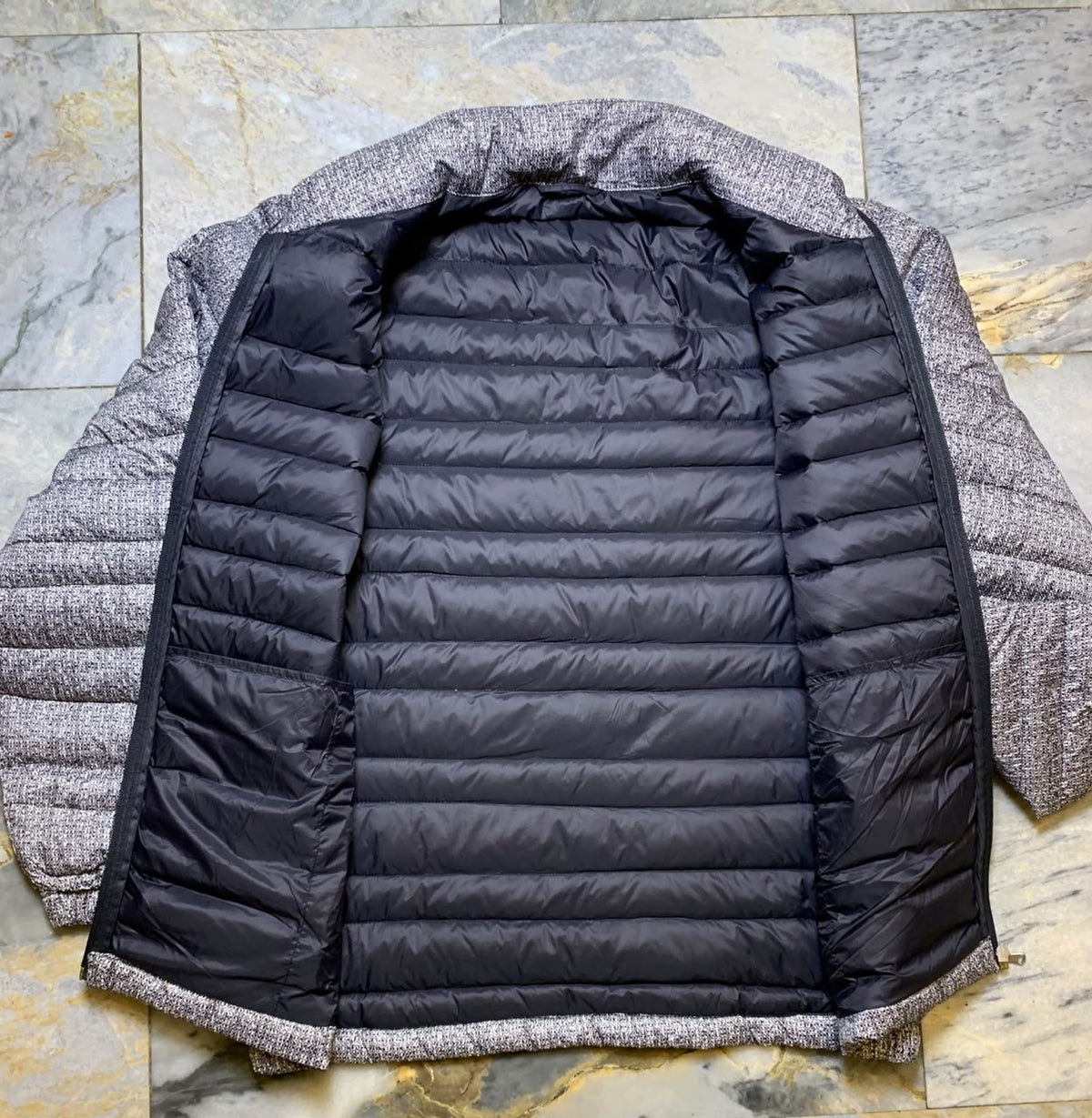 UNIQLO ULTRA LEIGHT WEIGHT DUCK DOWN FEATHER JACKET