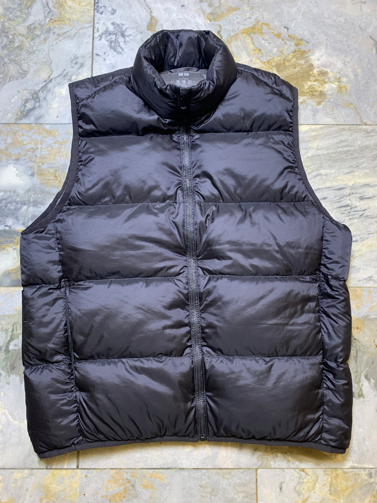 UNIQLO PACKABLE ULTRA LEIGHT WEIGHT SLEEVELESS PUFFER