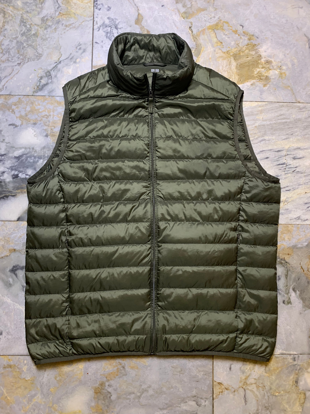 UNIQLO PACKABLE ULTRA LEIGHT WEIGHT SLEEVELESS PUFFER