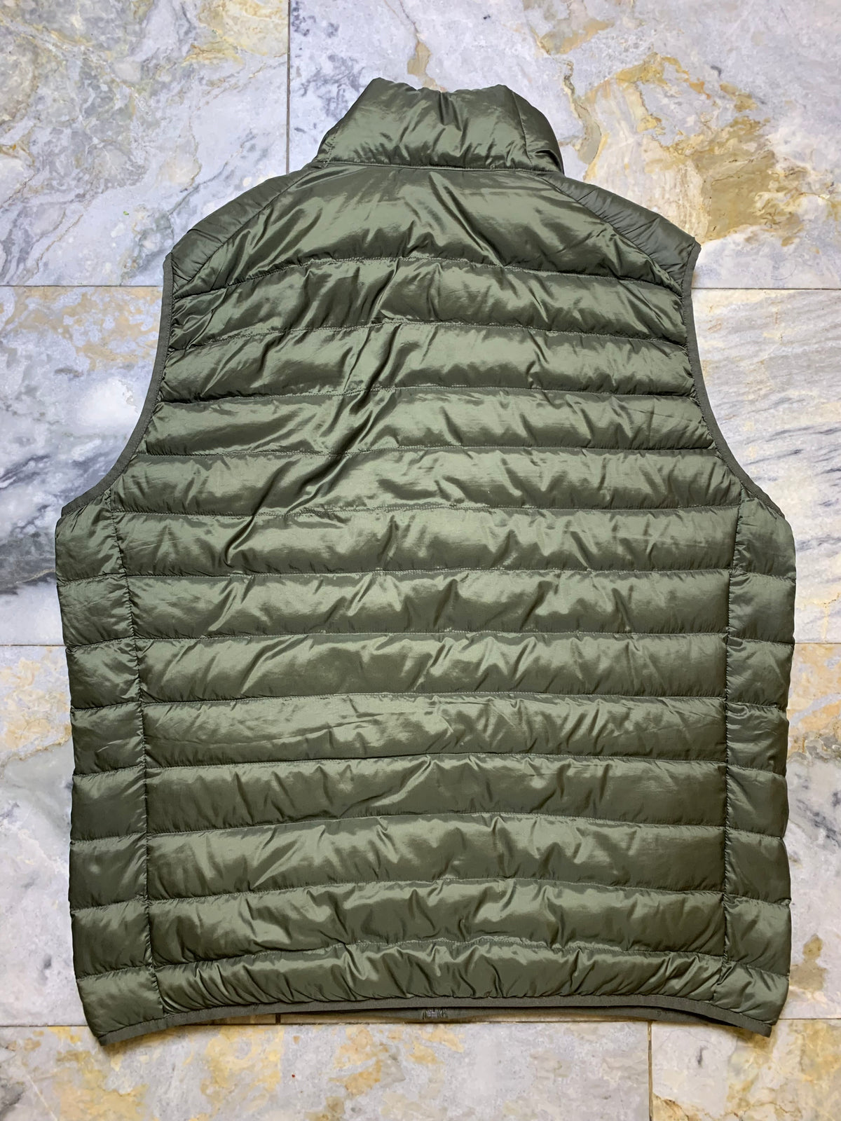 UNIQLO PACKABLE ULTRA LEIGHT WEIGHT SLEEVELESS PUFFER