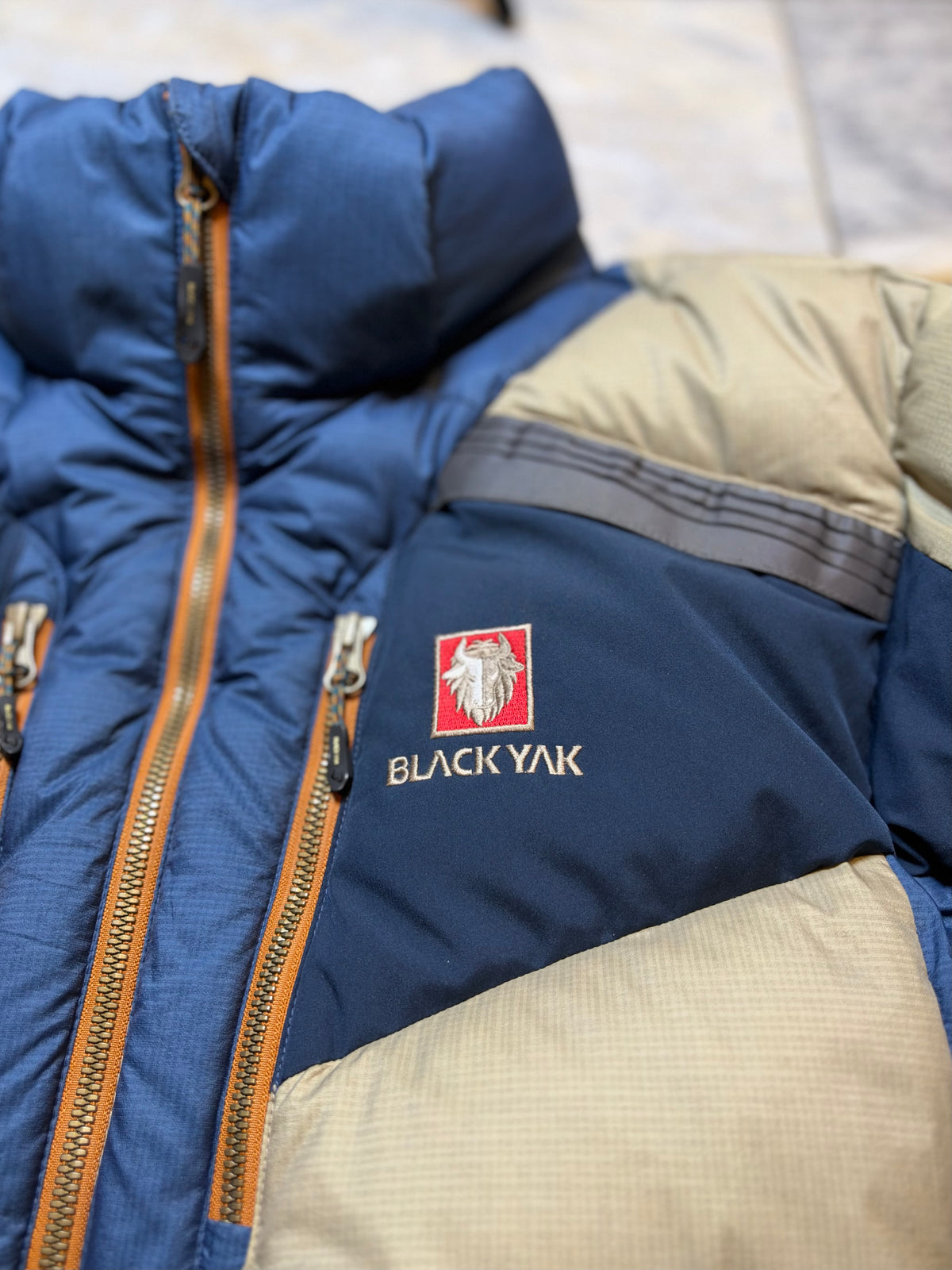 BLACK YAK EXTREME PEAK GOOSE DOWN FEATHER OMNI SHEILD PUFFER (XL)