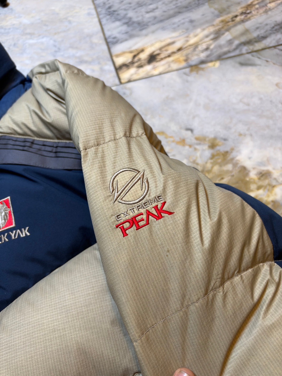 BLACK YAK EXTREME PEAK GOOSE DOWN FEATHER OMNI SHEILD PUFFER (XL)