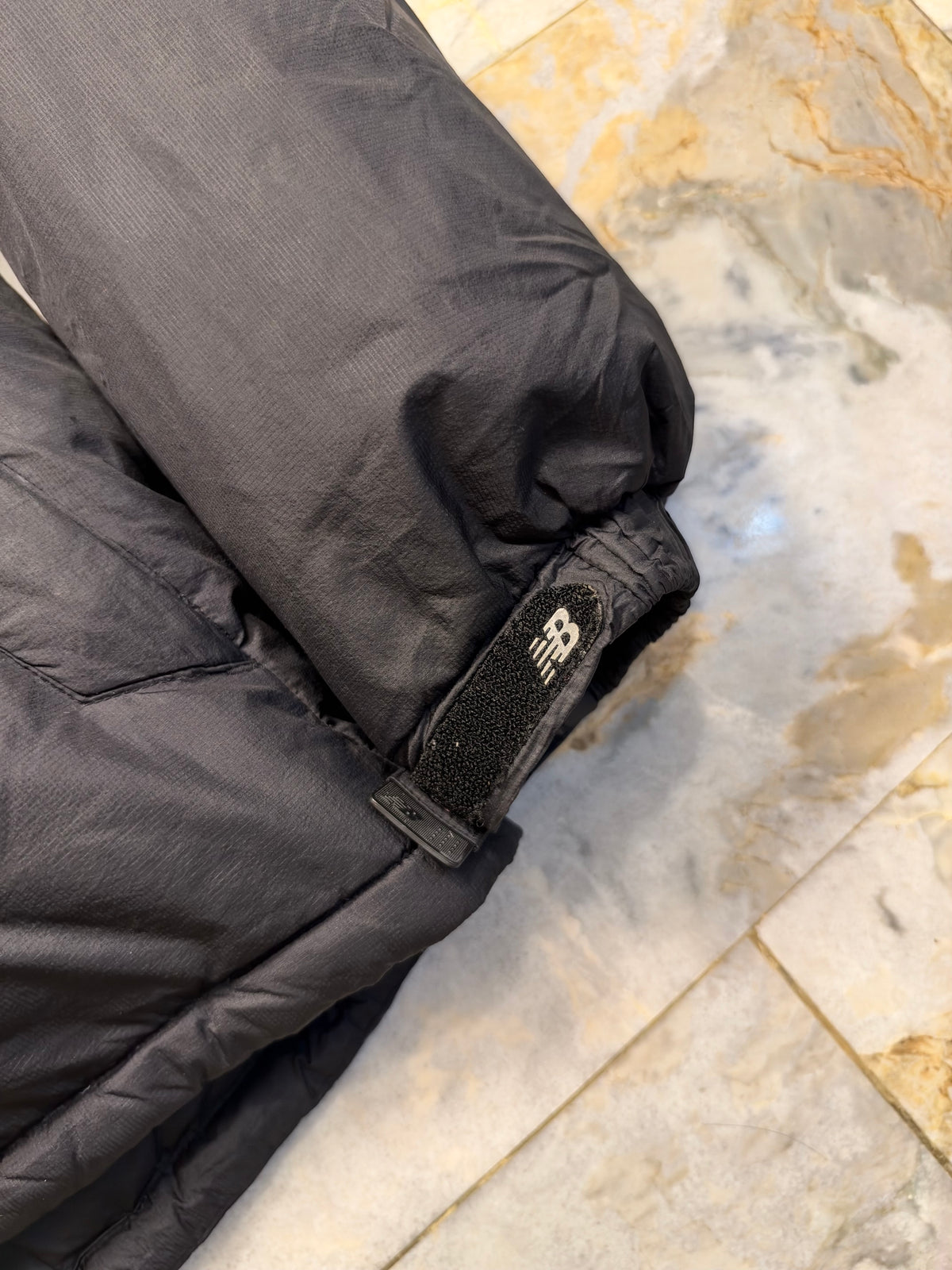 NEW BALANCE EXTREME HEAT DUCK DOWN FEATHER PUFFER (LARGE)
