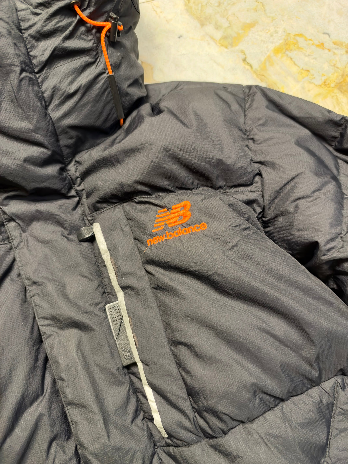 NEW BALANCE EXTREME HEAT DUCK DOWN FEATHER PUFFER (LARGE)