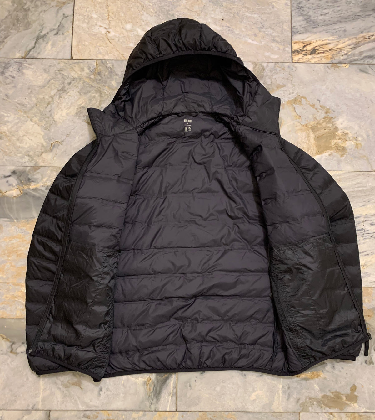 UNIQLO HOODIE ULTRA LEIGHT WEIGHT DUCK DOWN FEATHER PUFFER