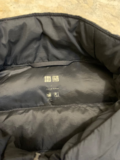 UNIQLO ULTRA LEIGHT WEIGHT DUCK DOWN FEATHER PUFFER