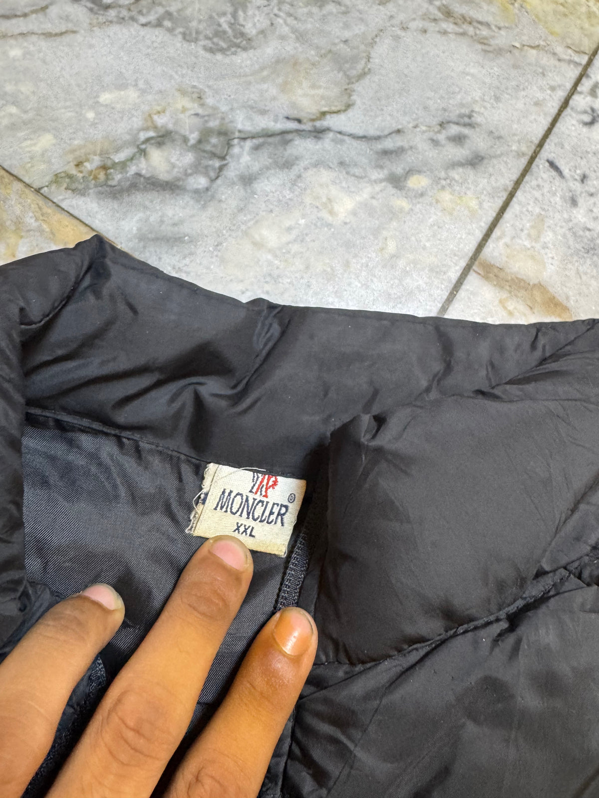MONCLER BLACK SMART PUFFER