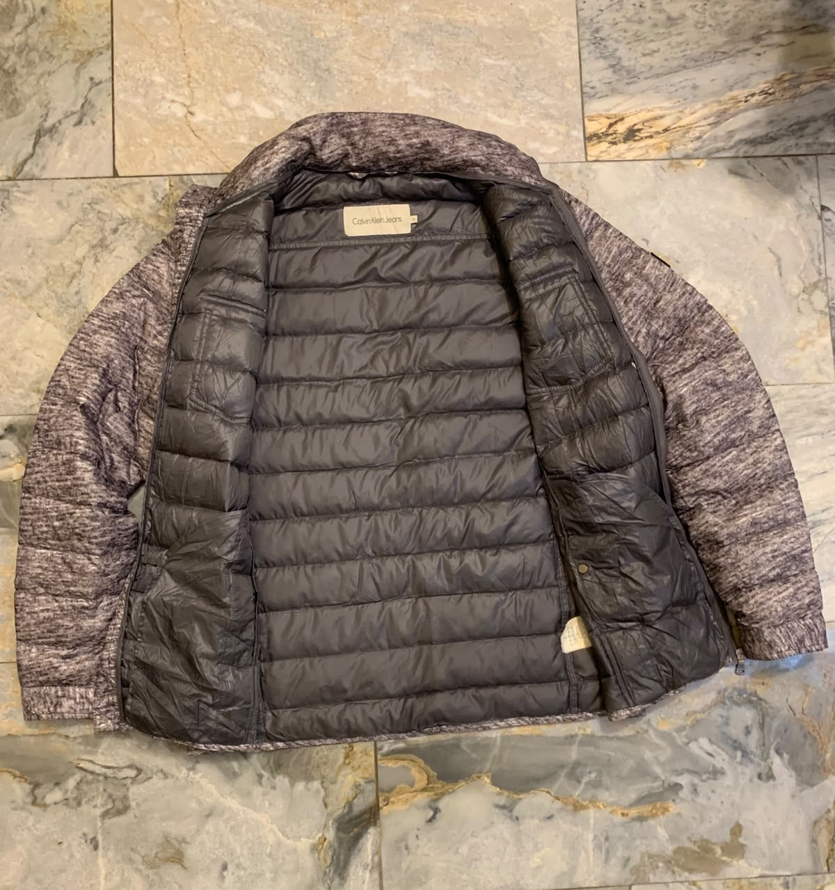 CALVIN KLIEN JEANS ULTRA LEIGHT WEIGHT DUCK DOWN FEATHER PUFFER