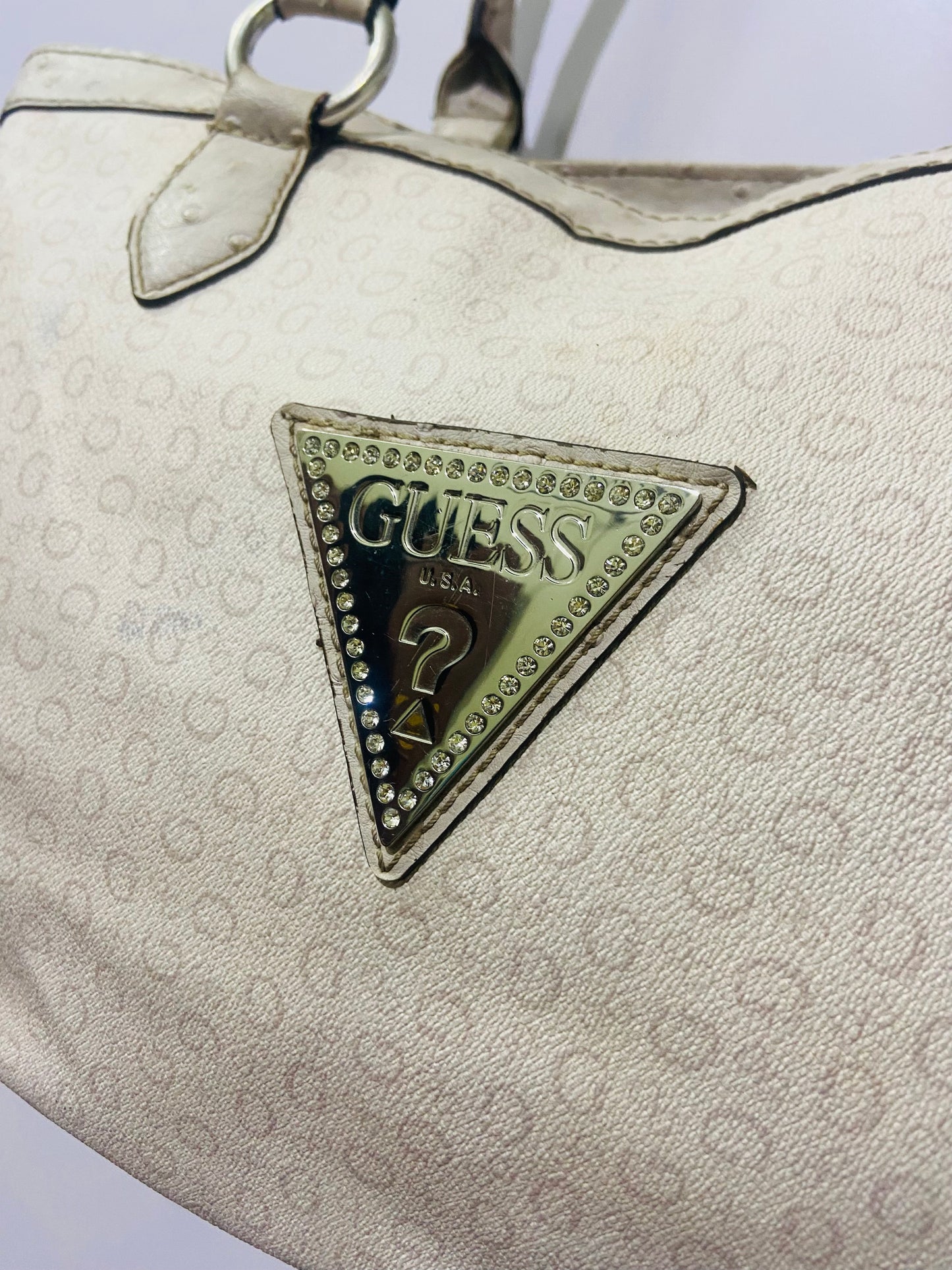 Guess cream logo tote bag