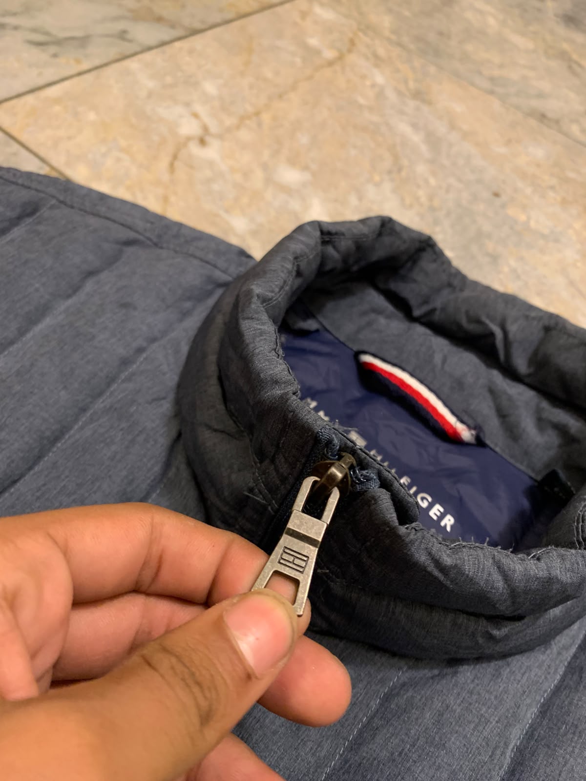 TOMMY HILFIGER LEIGHT WEIGHT DUCK DOWN FEATHER PUFFER