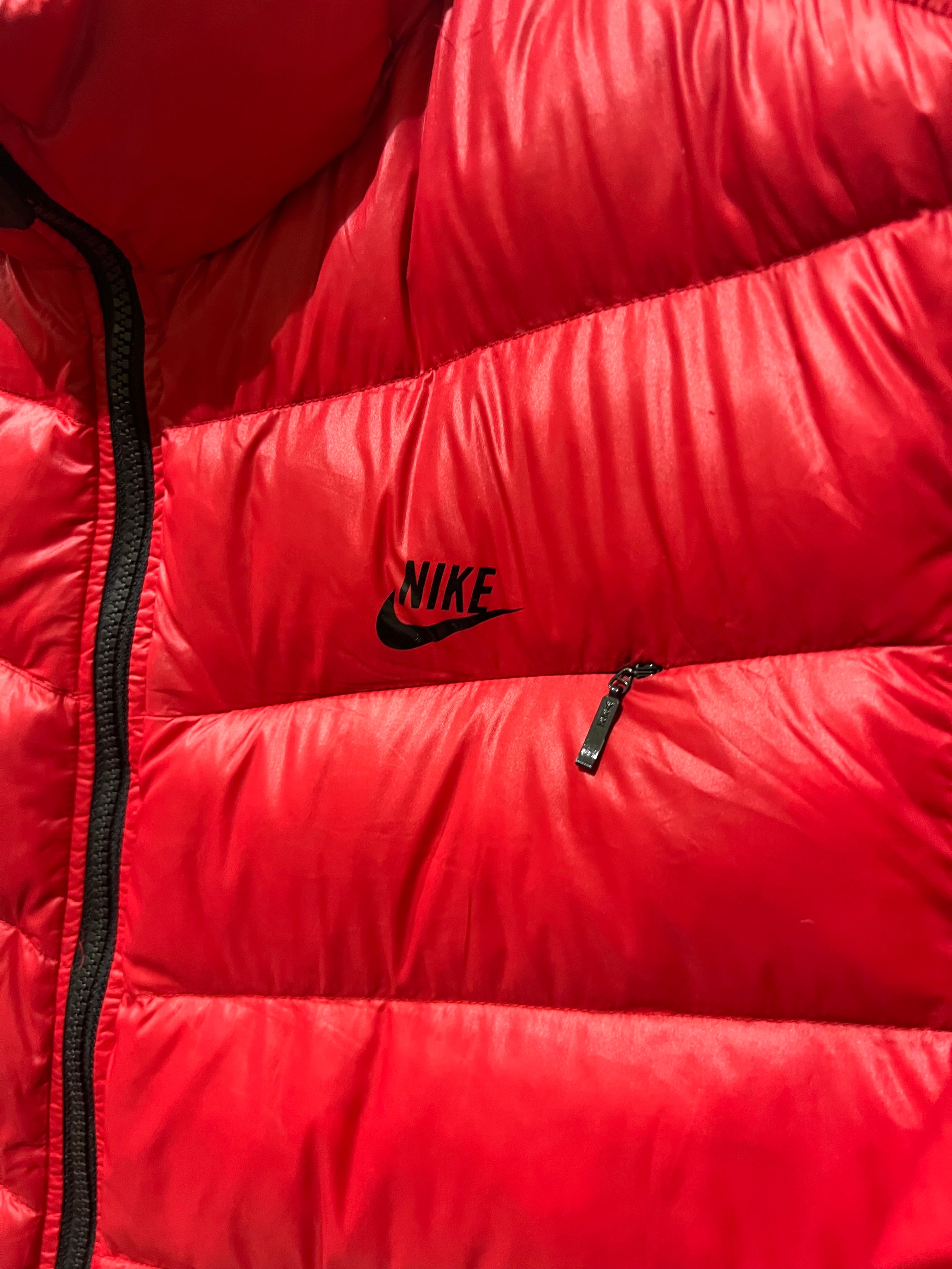 Nike leight weight puffer jacket