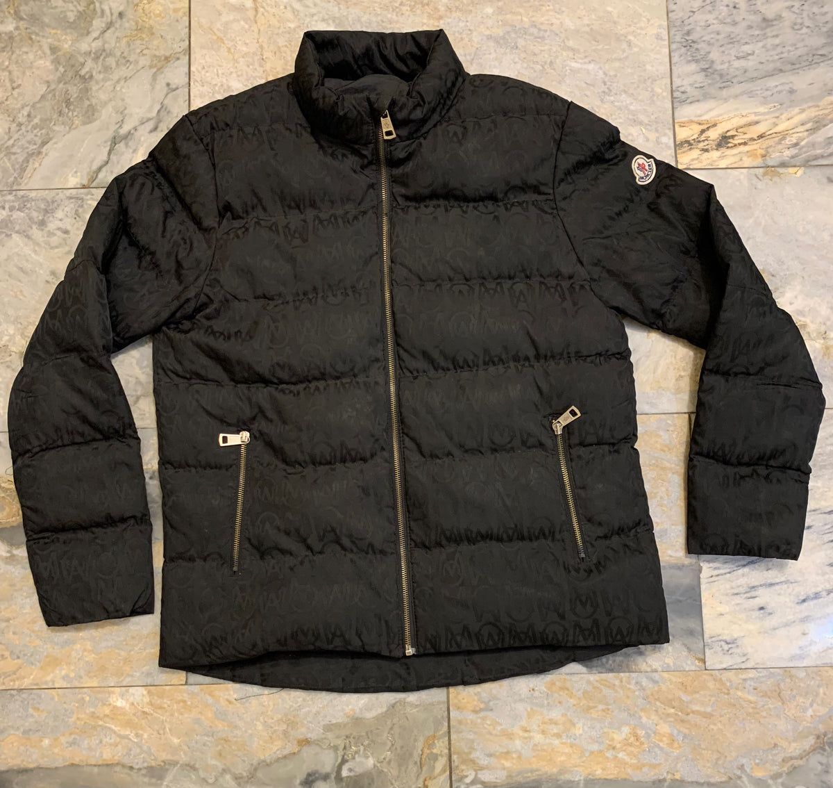 MONCLER LEIGHT WEIGHT PUFFER
