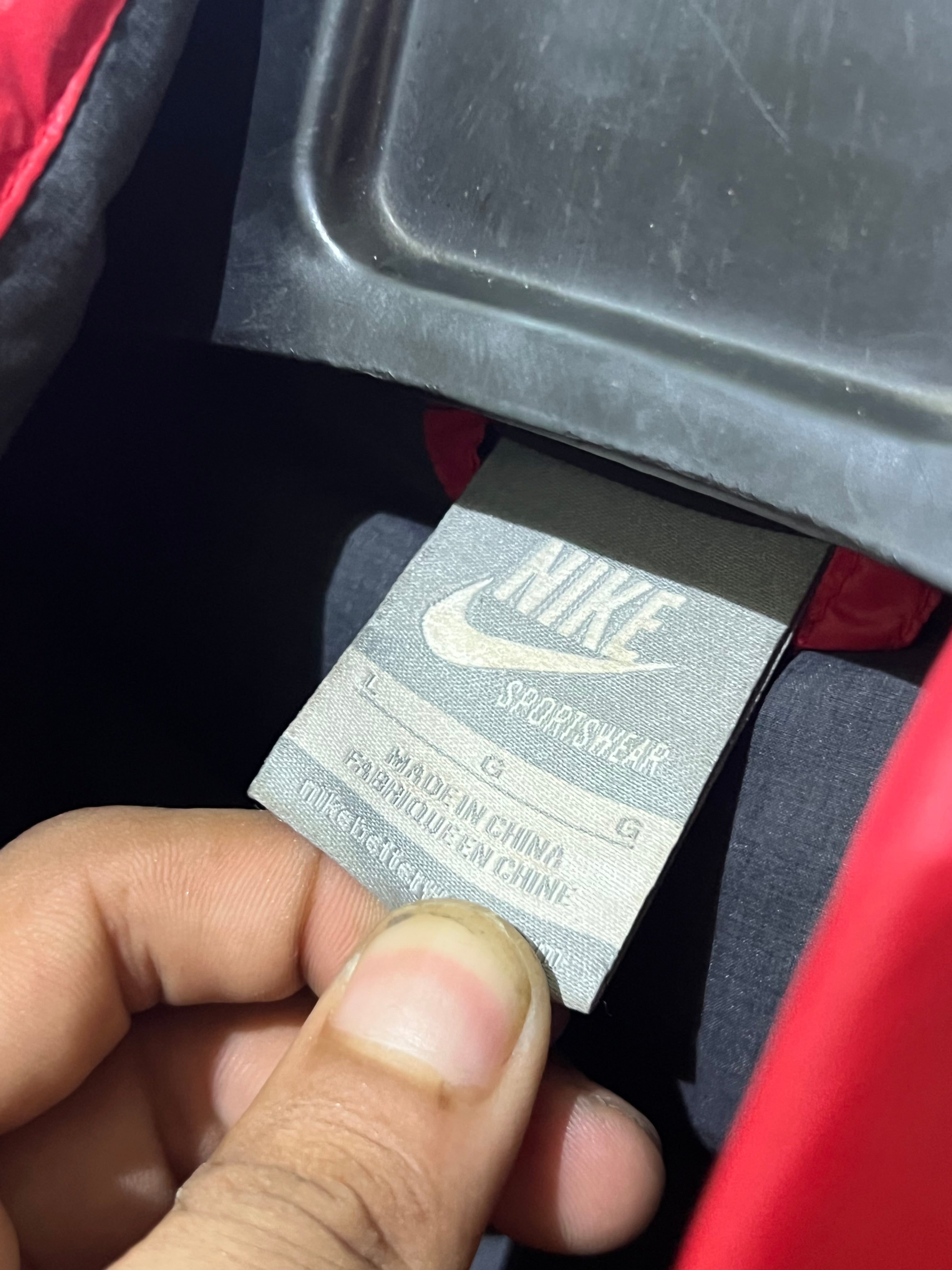 Nike leight weight puffer jacket