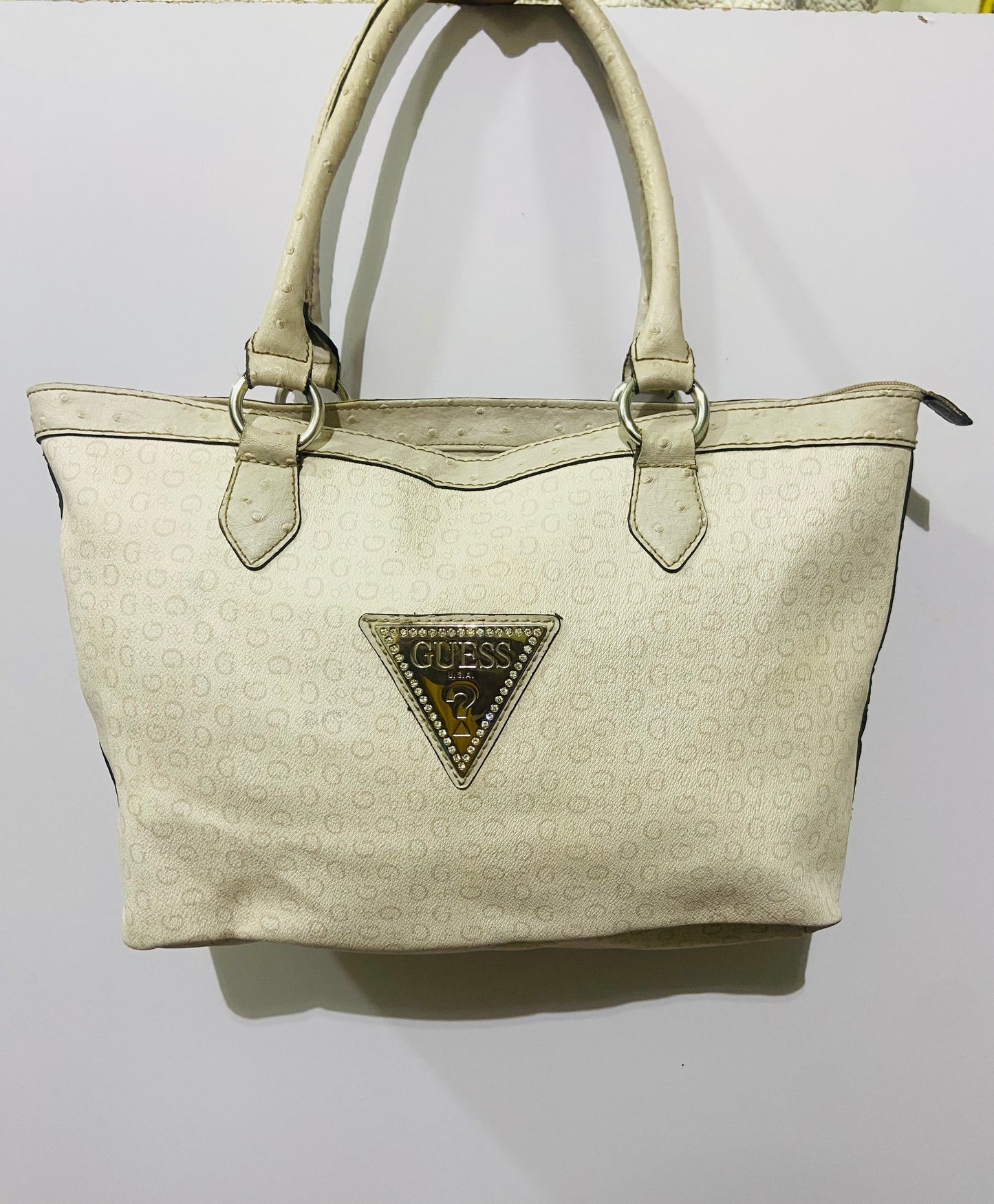 Guess cream logo tote bag