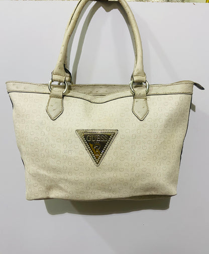 Guess cream logo tote bag