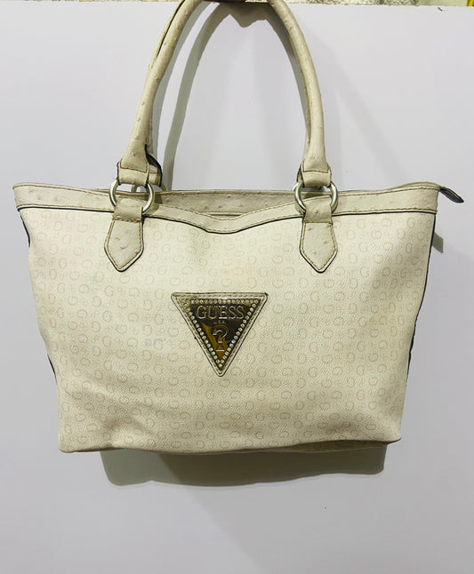 Guess cream logo tote bag