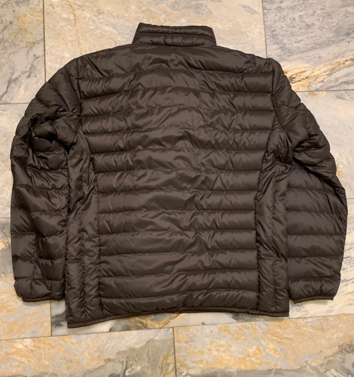 UNIQLO ULTRA LEIGHT WEIGHT DUCK DOWN FEATHER JACKET