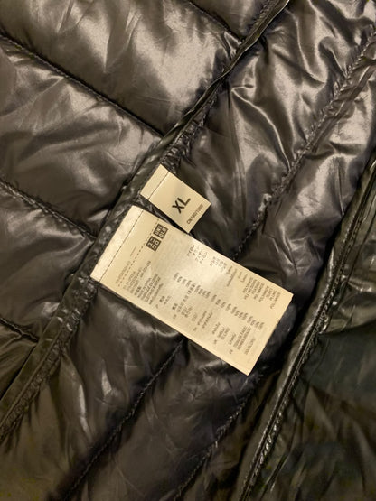 UNIQLO ULTRA LEIGHT WEIGHT DUCK DOWN FEATHER JACKET
