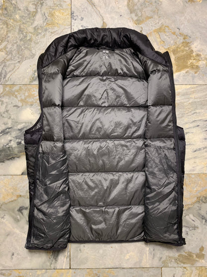 UNIQLO PACKABLE ULTRA LEIGHT WEIGHT SLEEVELESS PUFFER