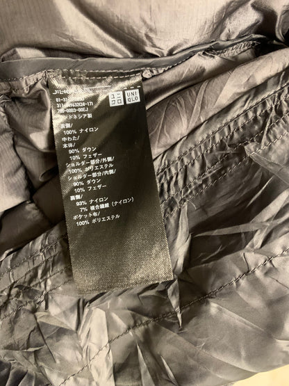 UNIQLO PACKABLE ULTRA LEIGHT WEIGHT SLEEVELESS PUFFER