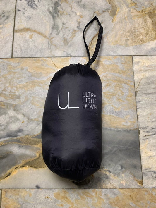 UNIQLO PACKABLE ULTRA LEIGHT WEIGHT SLEEVELESS PUFFER