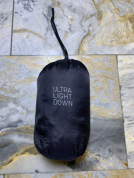 UNIQLO PACKABLE ULTRA LEIGHT WEIGHT SLEEVELESS PUFFER