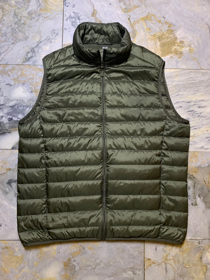 UNIQLO PACKABLE ULTRA LEIGHT WEIGHT SLEEVELESS PUFFER