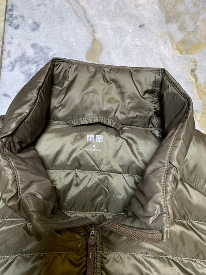 UNIQLO PACKABLE ULTRA LEIGHT WEIGHT SLEEVELESS PUFFER