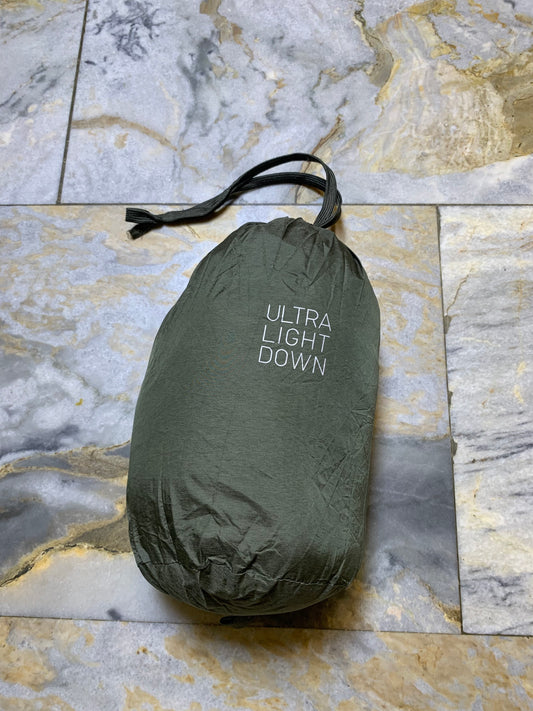 UNIQLO PACKABLE ULTRA LEIGHT WEIGHT SLEEVELESS PUFFER