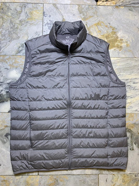 UNIQLO PACKABLE ULTRA LEIGHT WEIGHT SLEEVELESS PUFFER