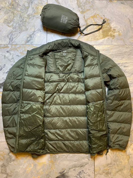 UNIQLO ULTRA LEIGHT WEIGHT DUCK DOWN FEATHER HOODIE PUFFER