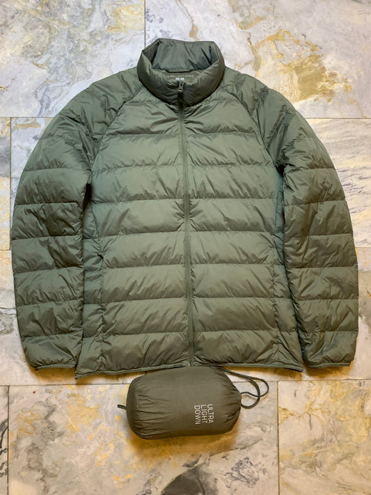 UNIQLO PACKABLE ULTRA LEIGHT WEIGHT DUCK DOWN FEATHER PUFFER