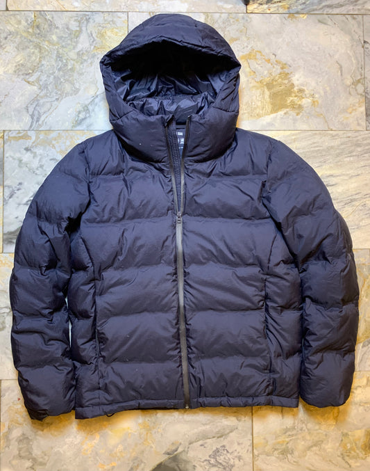 UNIQLO ULTRA LEIGHT WEIGHT DUCK DOWN FEATHER PUFFER