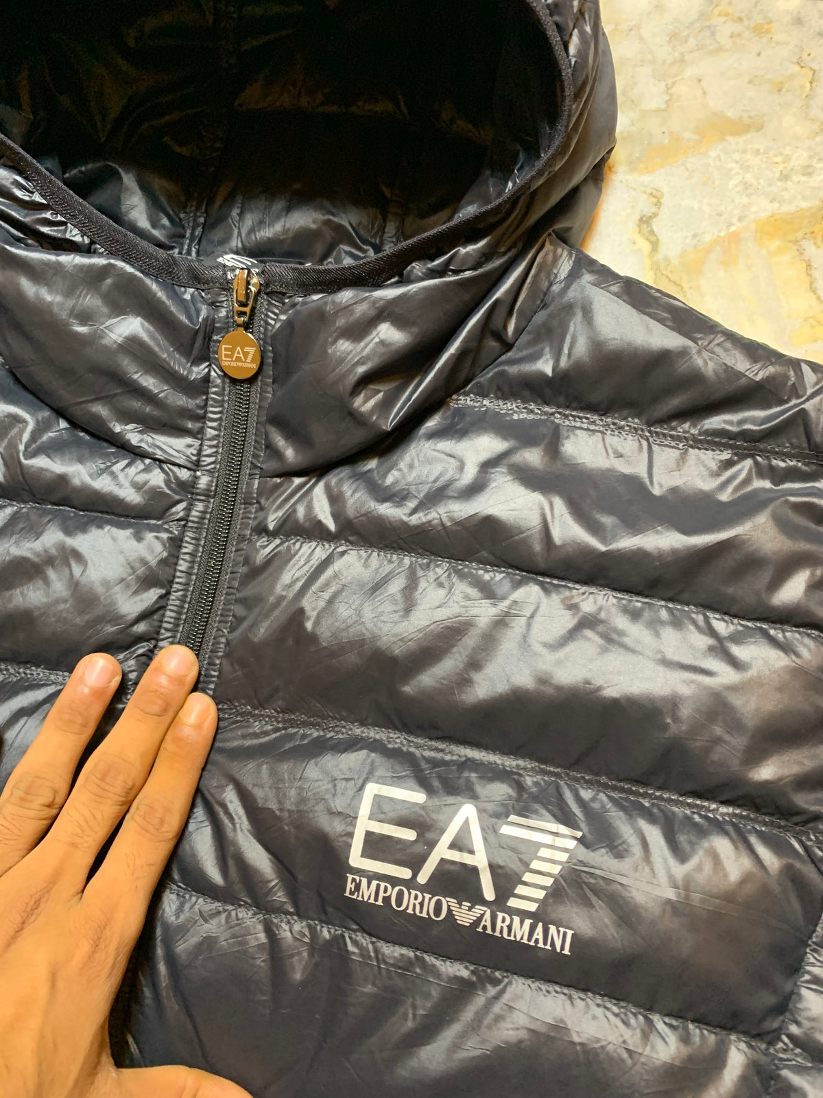 EMPORIO ARMANI LEIGHT WEIGHT DUCJ DOWN FEATHER PUFFER