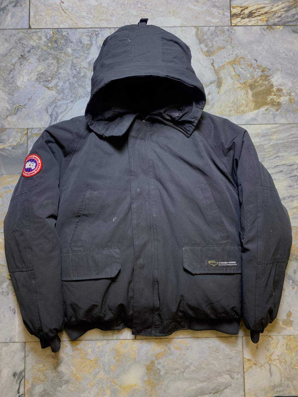 CANADA GOOSE SHORT BODY GOOSE DOWN FEATHER PARKA JACKET (MEDIUIM)