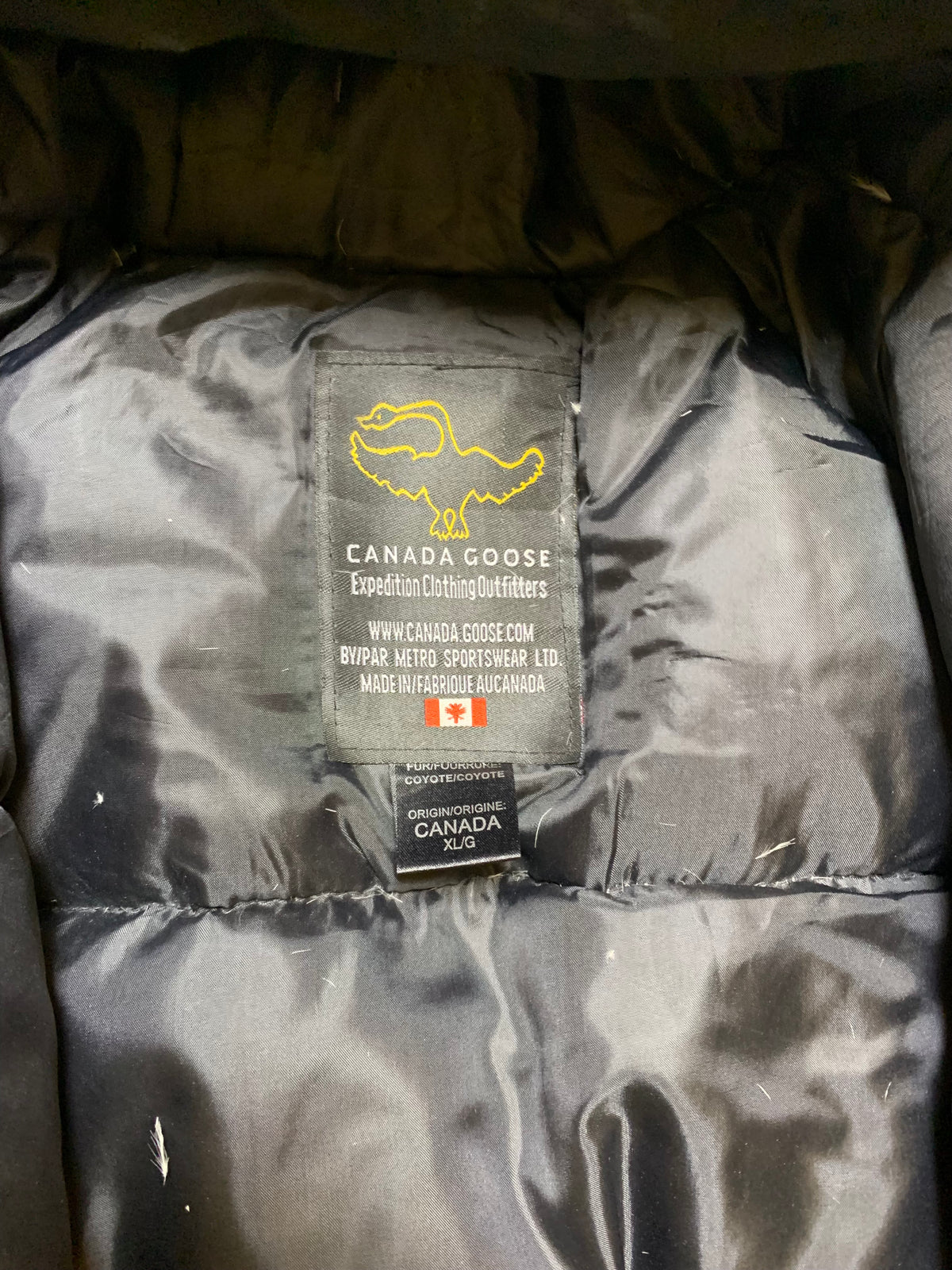 CANADA GOOSE SHORT BODY GOOSE DOWN FEATHER PARKA JACKET (MEDIUIM)