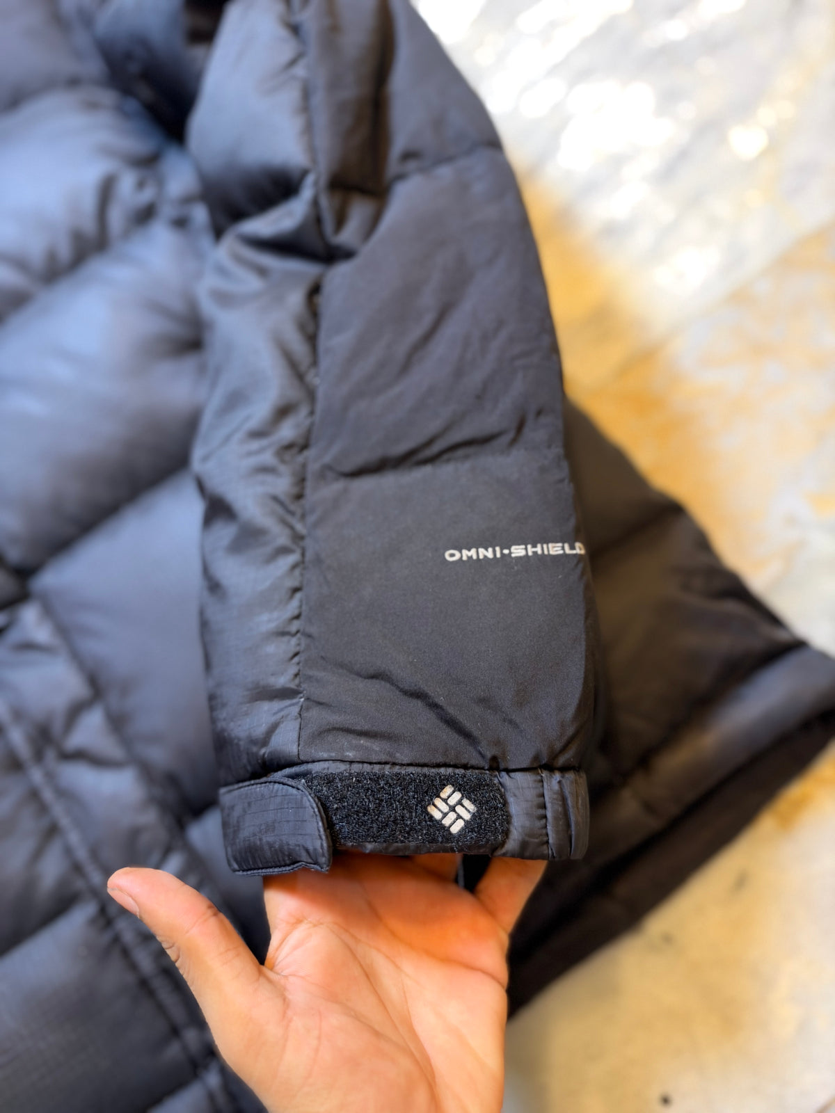 COLUMBIA OMNI SHIELD DUCK DOWN FEATHER PUFFER (XL)