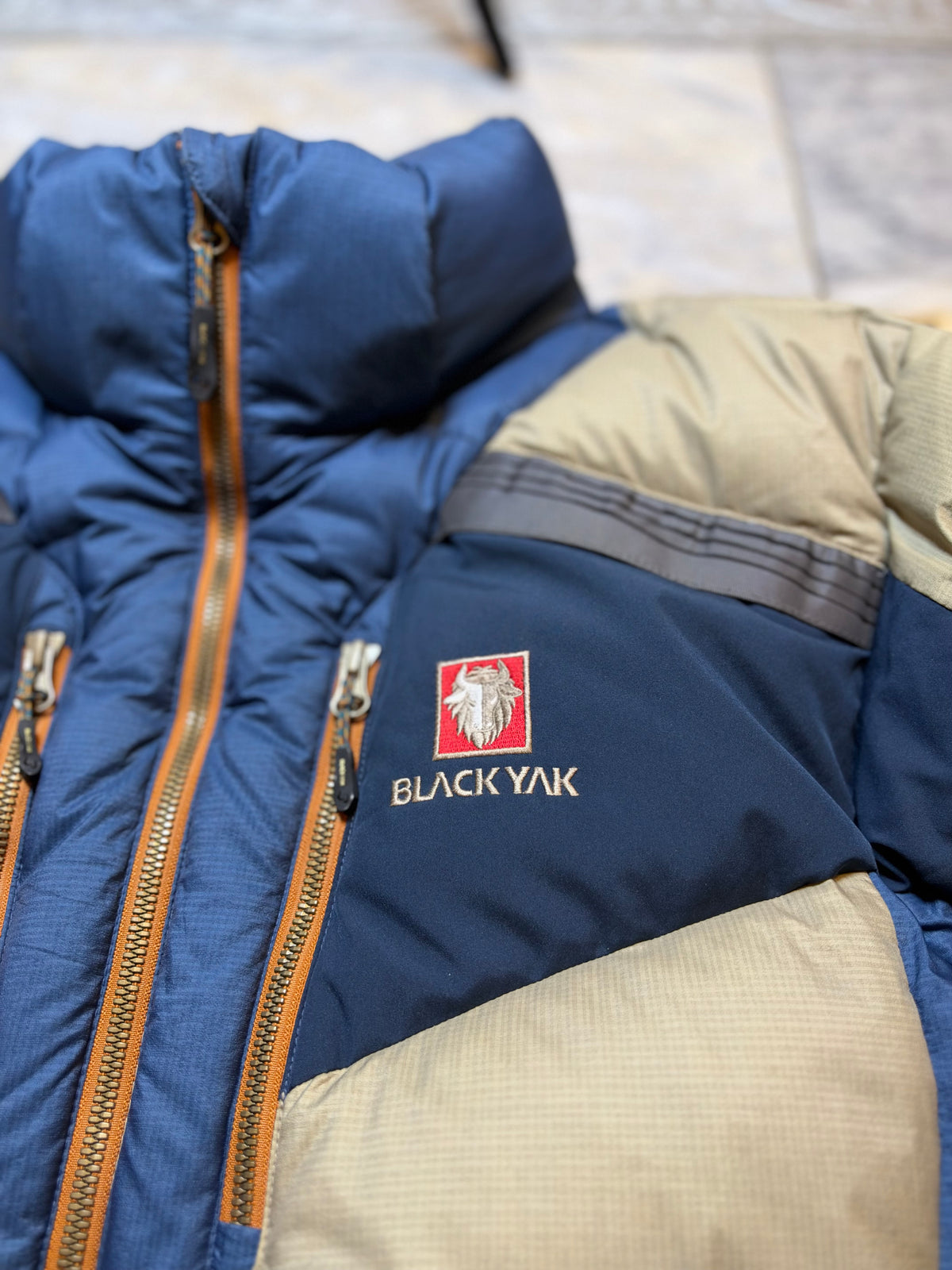 BLACK YAK EXTREME PEAK GOOSE DOWN FEATHER OMNI SHEILD PUFFER (XL)