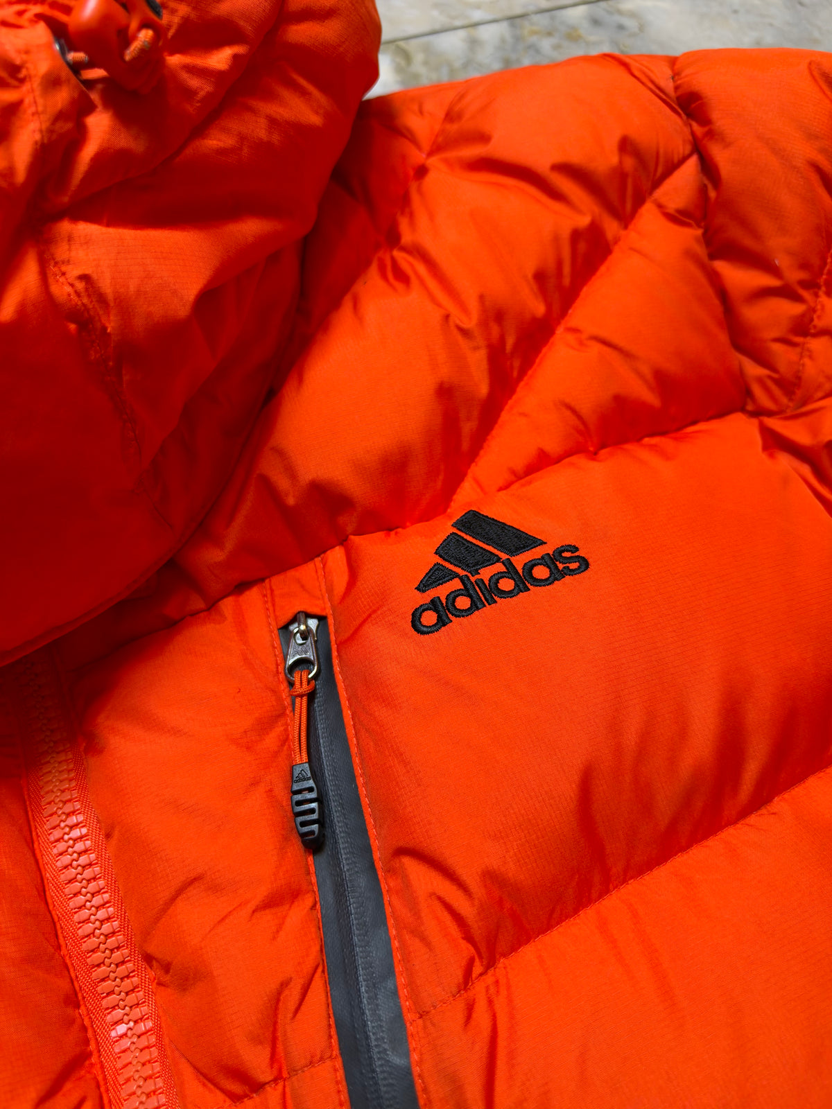 ADIDAS MADE IN VEITNAME DUCK DOWN FEATHER PUFFER (MEDIUIM)