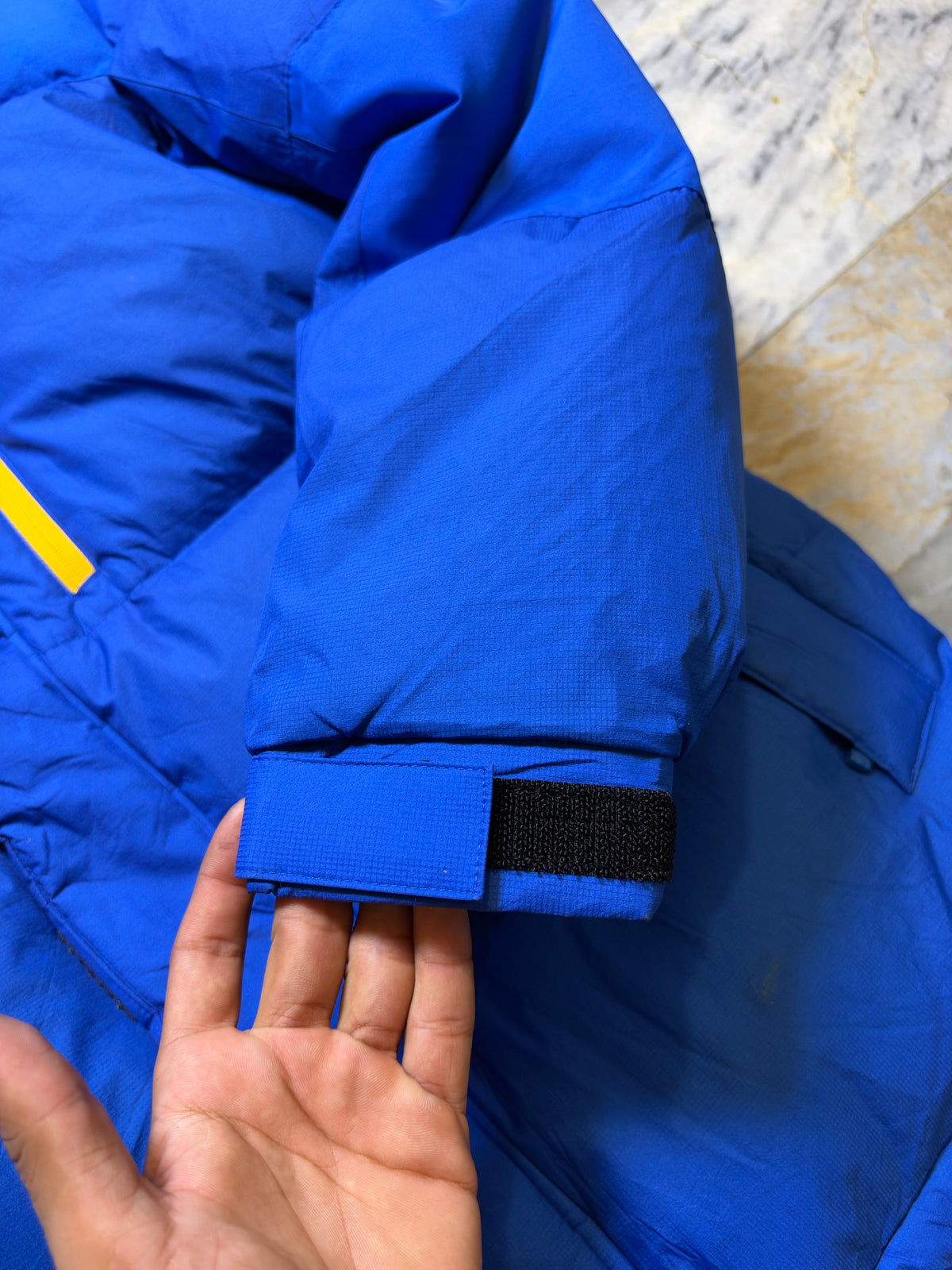 ADIDAS DUCK DOWN FEATHER PUFFER (LARGE)