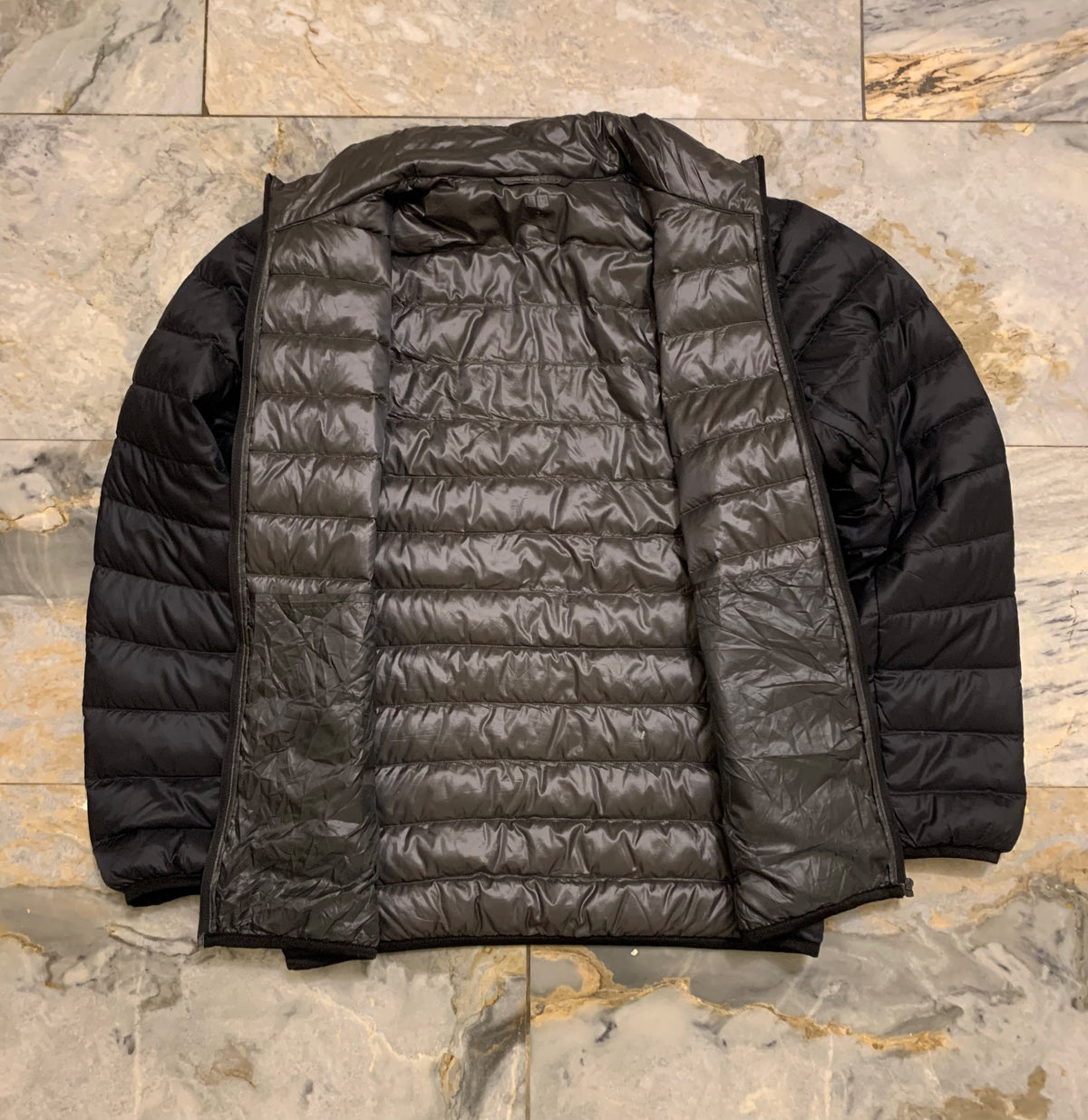 UNIQLO LEIGHT WEIGHT DUCK DOWN FEATHER PUFFER
