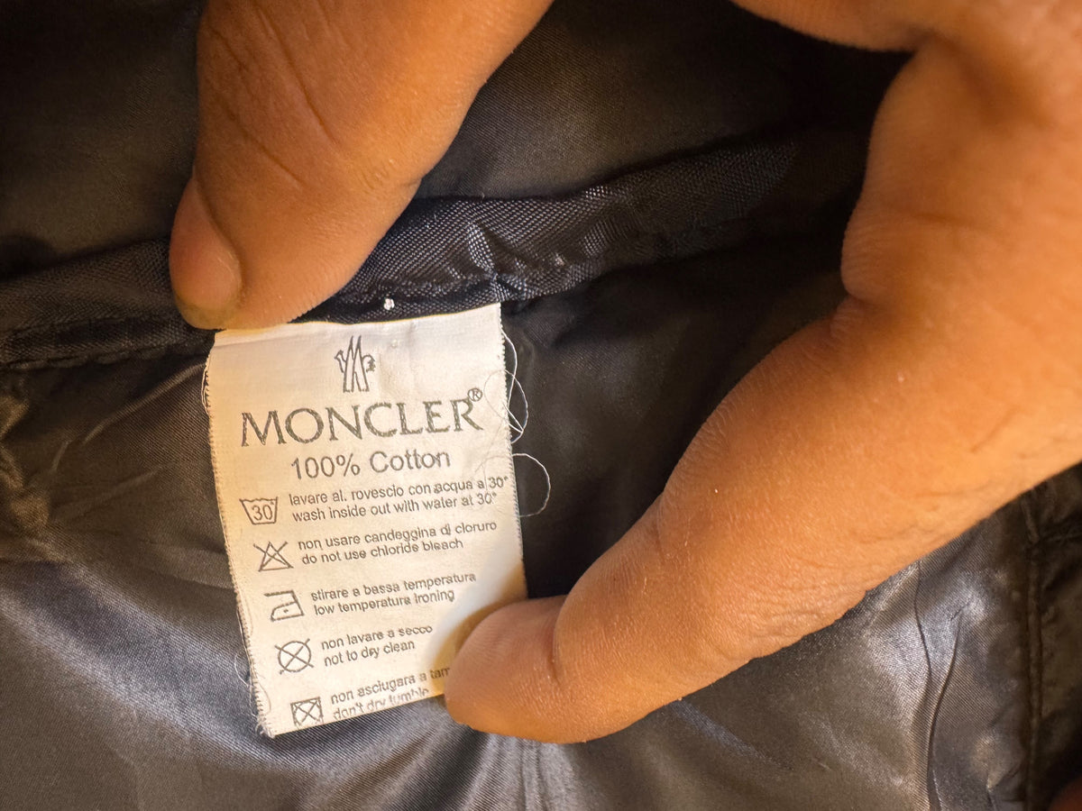 MONCLER LEIGHT WEIGHT SLEEVELESS PUFFER